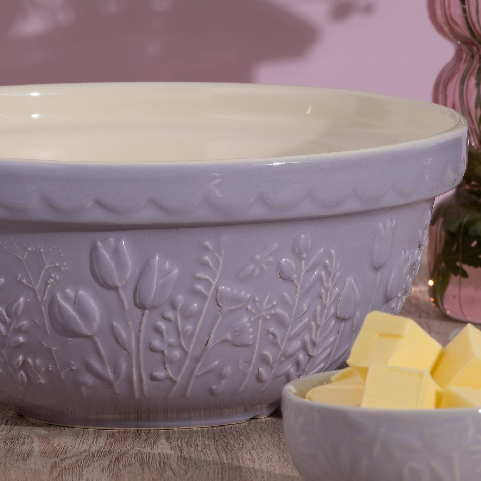 Mason Cash Mason Cash In the Meadow Tulip Mixing Bowl - Value Village