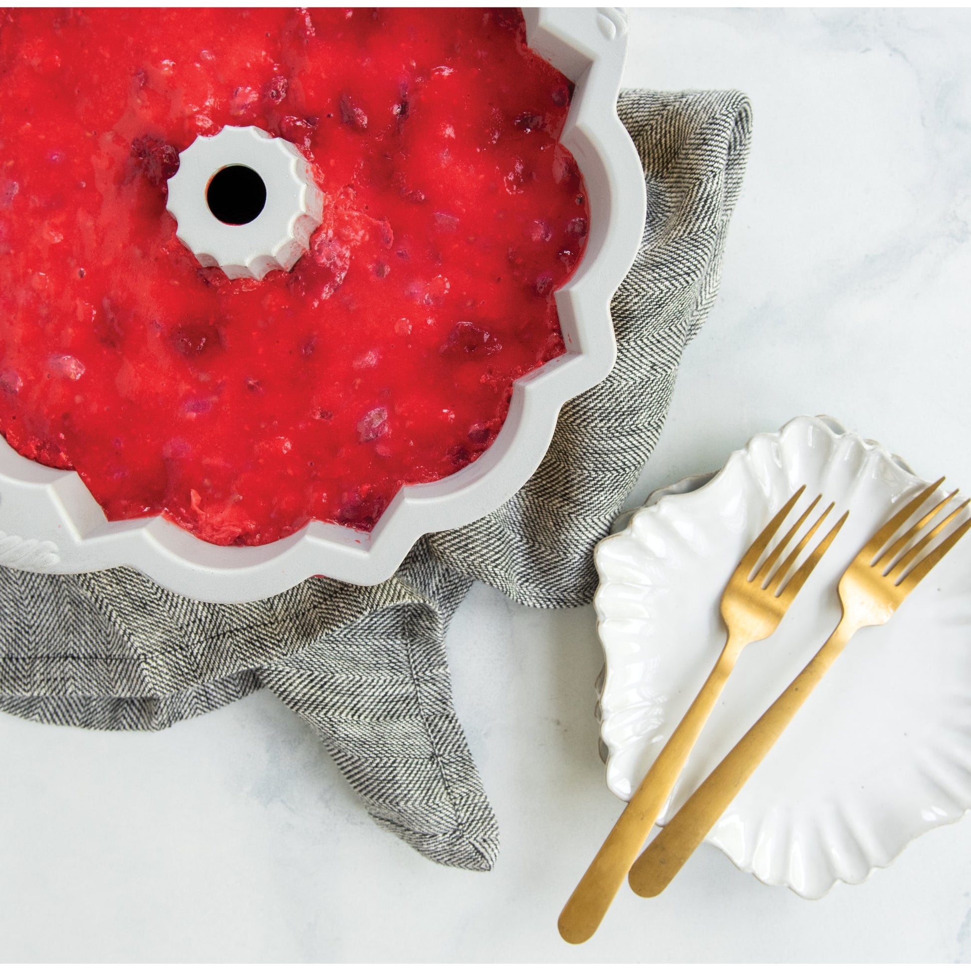 Nordic Ware Anniversary Bundt Pan - Value Village