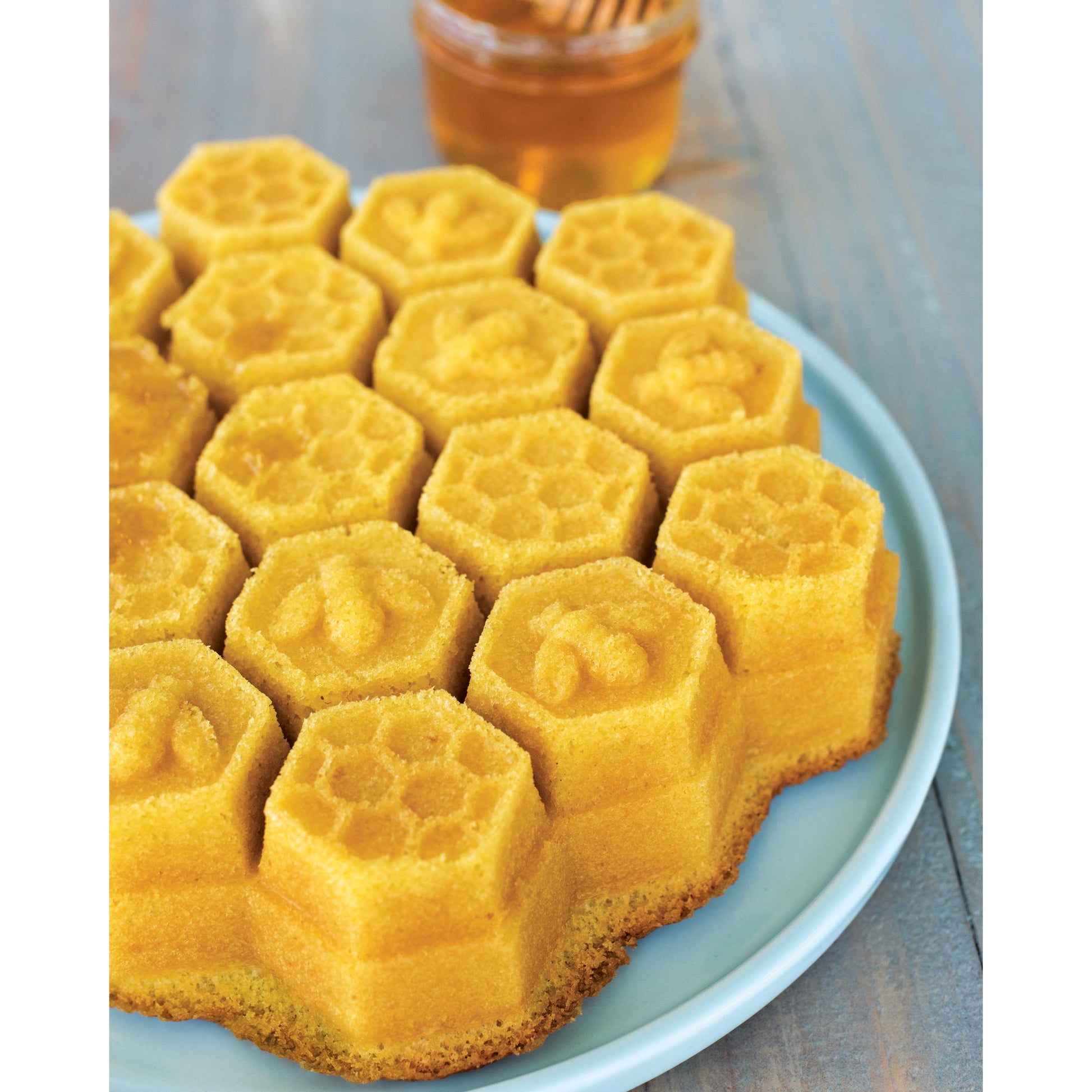 Nordic Ware Honeycomb Pull Apart Tin - Value Village